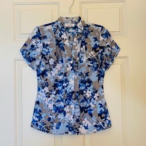 Calvin Klein. Professional shirt. XS. Blue floral.